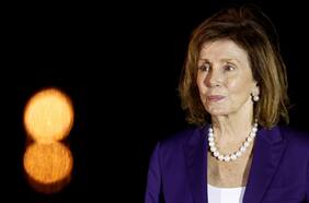 Muchos demócratas apoyan a Harris para ser la candidata, pero Pelosi y otros guardan silencio