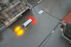 Temporal genera severas inundaciones y deja una ciudad “bajo el agua” en Argentina