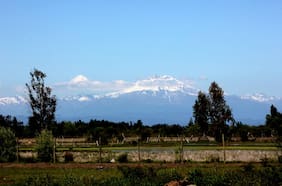 Más de 400 sismos en el volcán Longaví: qué significa y qué riesgos tiene, según un geofísico