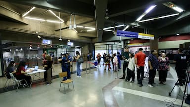 Los días y horarios del operativo gratuito de vacunación en el Metro de Santiago