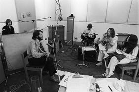 Yo filmé Let it Be en los últimos días de The Beatles (y pensé que los policías nos iban a arrestar en el techo)