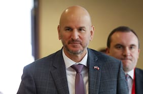 Embajador de Estados Unidos asegura que sus críticas por la Ley Uber no son “intervencionismo”