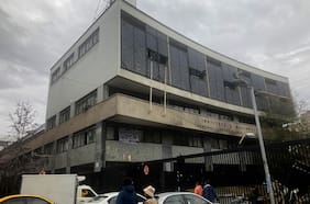 Acogen querella por ingreso y acopio de elementos incendiarios en Instituto Nacional: municipalidad apunta a presunto encubrimiento de exautoridades