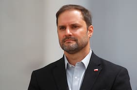 Bellolio valora instalación de escultura de Mistral y permanencia de Baquedano: “Se trata de respetar nuestra historia”