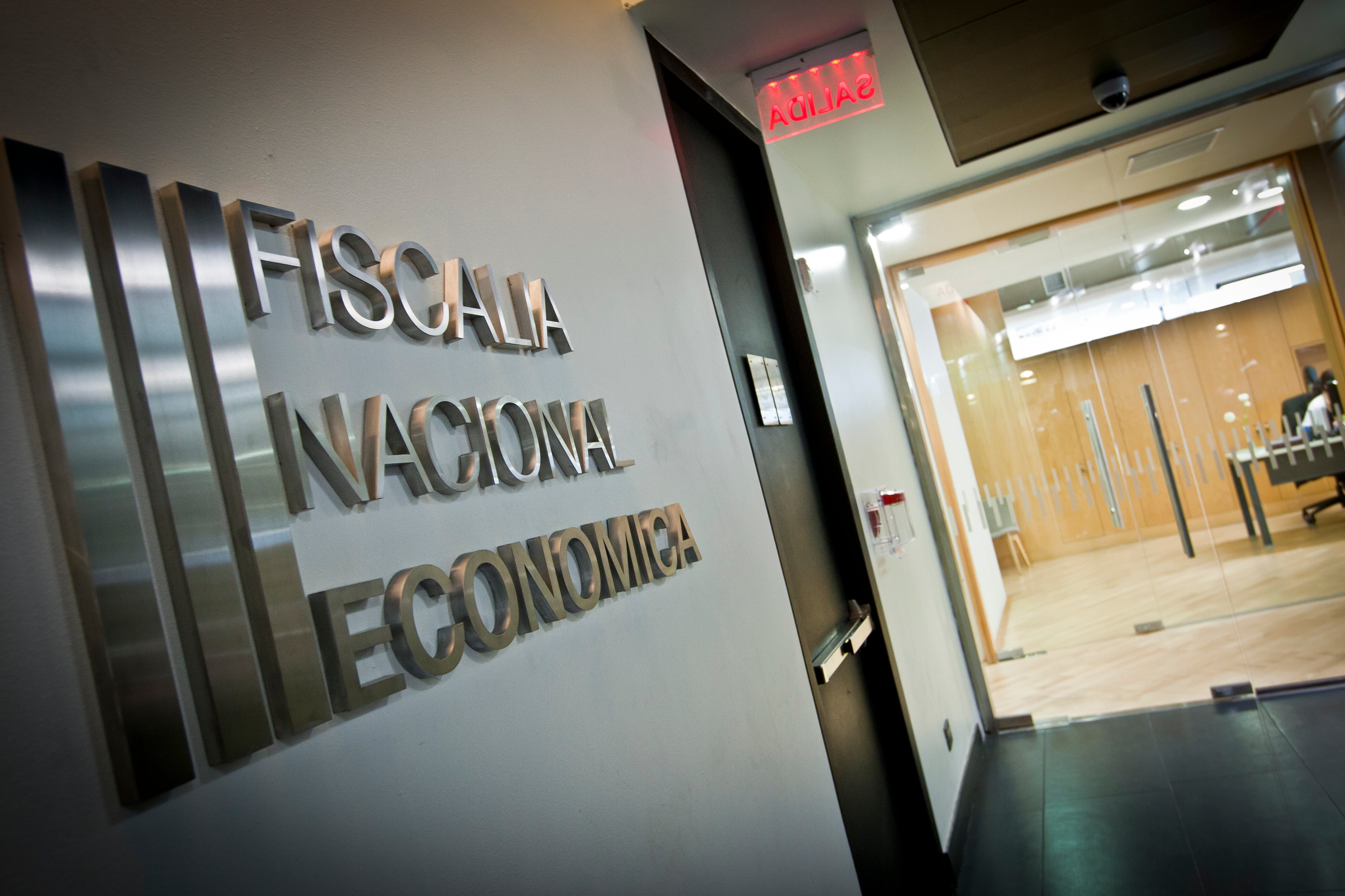 FNE inicia investigación por la compra de Sonda del negocio de distribución de productos Apple a su competidor Yáneken