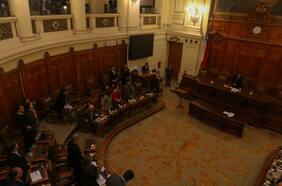 Partidos mantienen en vilo discusión sobre el árbitro de los bordes de la nueva Constitución y sugieren una “comisión de admisibilidad”