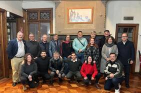 Oficialismo vuelve a posponer negociación por gobernadores y el PC amenaza con posibilidad de llevar candidatos en todas las regiones