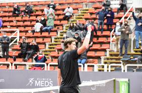 Nicolás Jarry supera un duro partido en Brasil y regresa a los 150 mejores del mundo