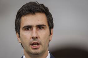 Paulsen (RN) informa que dos diputados de oposición son contactos estrechos de Boric y no podrían participar en Acusación Constitucional contra Piñera