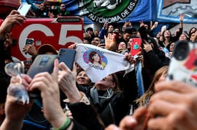 “Vamos a volver”: Decenas de miles de simpatizantes se manifiestan en apoyo a Cristina Kirchner