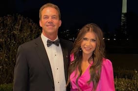 ¿Qué es la “bimboficación”? El fetiche sexual que involucra al esposo de la exsecretaria de seguridad de Trump