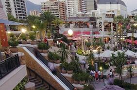 Las tres familias fundadoras de Parque Arauco reordenan su estructura de control y firman nuevo pacto de actuación conjunta