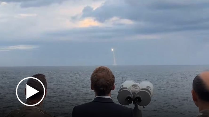 Macron presencia la prueba de nuevo misil nuclear francés