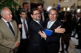 Barros reinstala controversia por Malvinas y Pérez Mackenna reafirma postura histórica de Chile