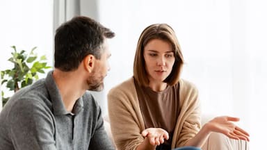 3 recomendaciones para gestionar conversaciones difíciles, según especialistas