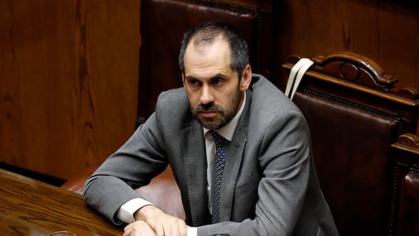Libertarios suman votos opositores a la acusación constitucional y se oscurece panorama de Grau en la Cámara