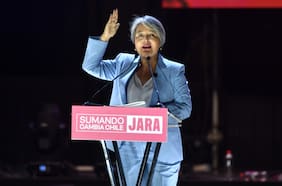 Jara cierra su campaña en Coquimbo con nueva arremetida contra Kast por su propuesta de recorte fiscal