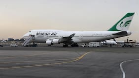 Irán cierra su espacio aéreo a todos los vuelos en medio de las amenazas de EE.UU.