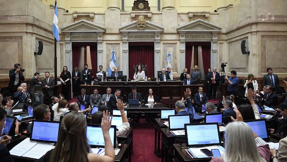 Otro triunfo para Milei: Senado de Argentina aprueba reforma a ley de glaciares que destraba inversiones mineras