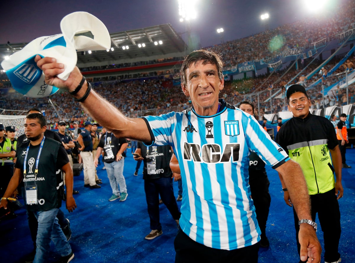 Gustavo Costas se emociona por la Copa Sudamericana de Racing - La Tercera