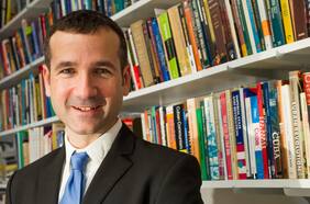 Javier Corrales, académico del Amherst College, sobre el rechazo a nueva Constitución en Chile: “La derecha extrema no supo aprender la lección que surge de su propio éxito en el 2022″