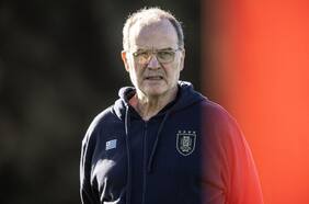 “No saludaba ni a Grondona”: la notable defensa de columnista argentino a Marcelo Bielsa tras los dardos de Luis Suárez