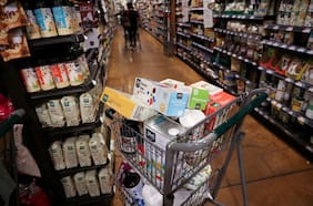 Economía de EE.UU. creció más de lo previsto el tercer trimestre y anotó su mayor alza en dos años