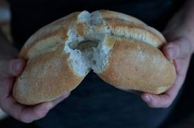 Esto es lo que le pasa a tu cuerpo cuando comes pan y este es el más sano