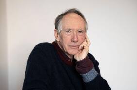 Ian McEwan: “Estamos en una gran recesión de la libertad de expresión y es doloroso verlo en universidades y en el debate público”