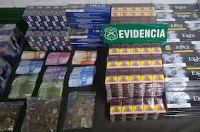 Detienen a tres sujetos por cohecho y contrabando de cigarrillos en Estación Central