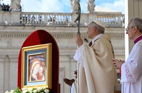 Arzobispo de Varsovia pide al Vaticano expulsar a sacerdote polaco acusado de homicidio