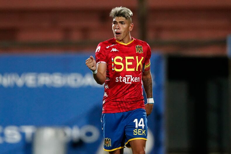 Carlos Palacios shone at Unión Española before leaving for Brazil.