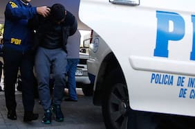 Detienen a dos sujetos por robo de vehículo en el sector oriente de la Región Metropolitana