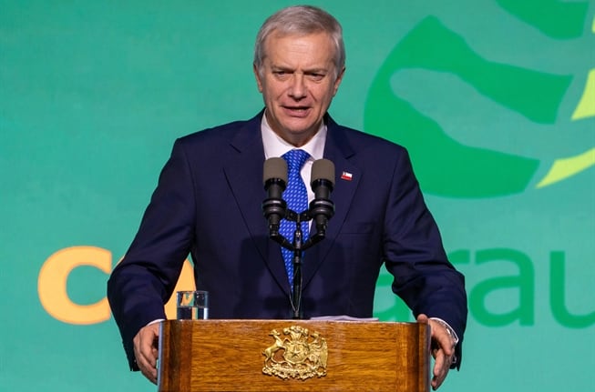 "Viva la libertad": Presidente Kast discute con señora en gira por La Araucanía