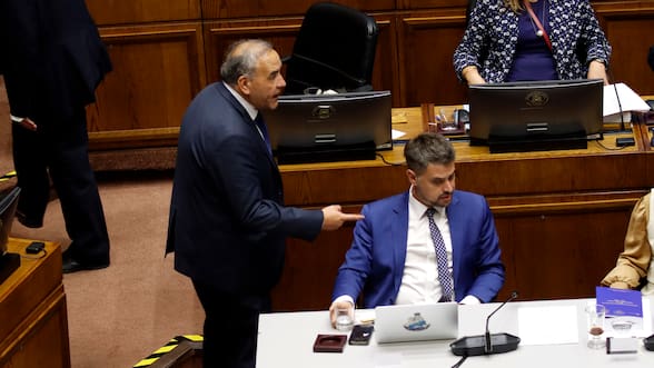 Pide 540 días de reclusión y multa de 10 UTM: Fidel Espinoza ingresa querella contra Daniel Manouchehri