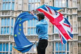 El día después tras el Brexit y el Acuerdo de Paz de Colombia: negociaciones flash y crisis política