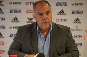 Crisis total en Flamengo: dirigente sale en defensa de Sampaoli y se trenza a golpes con un fanático en un mall