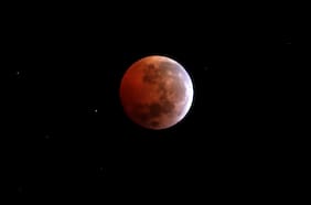 Eclipse lunar de agosto: ¿Cuándo y a qué hora ver el evento astronómico en Chile?