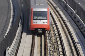 Metro normaliza servicio en la Línea 4 tras “emergencia médica” que obligó a cerrar cinco estaciones