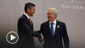 Así fue el saludo entre José Antonio Kast y el presidente de Paraguay en la cumbre MERCOSUR