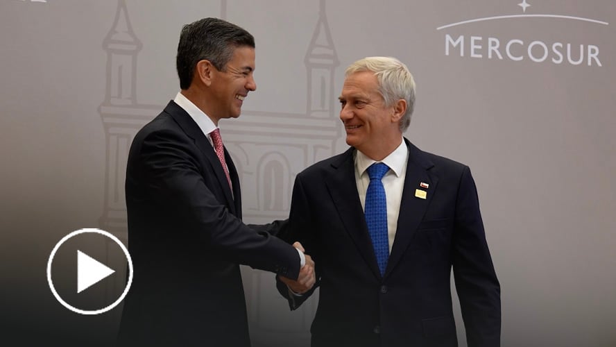 Así fue el saludo entre José Antonio Kast y el presidente de Paraguay en la cumbre MERCOSUR