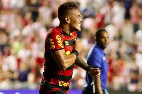 Javier Parraguez se estrena entre los goleadores del Sport de Brasil en el derbi de Recife