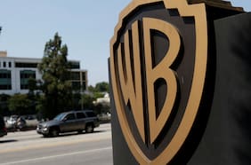 Sindicato de guionistas de EE.UU. se opone a la compra de Warner Bros. Discovery por parte de la matriz de Chilevisión
