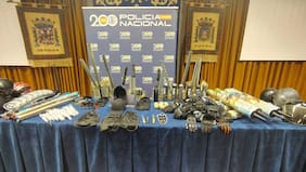 Alerta en España: la policía identifica a 91 ultras con variado armamento previo a la final de la Copa del Rey