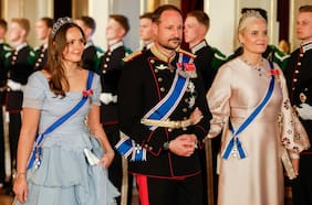 Haakon VIII asume el trono y mantiene el lema “Todo por Noruega” tras la muerte de Harald V