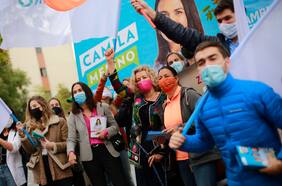 Desayunos y banderazos: figuras de los partidos se despliegan en el cierre de campaña de sus candidatos emblemáticos