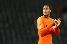 Van Dijk se suma a las quejas contra las pausas de hidratación: “Van siempre a los comerciales”