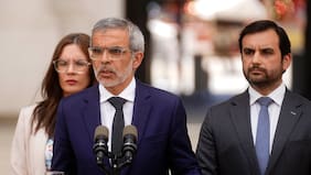 El cerrado respaldo del ministro Cordero al director de Gendarmería tras red de corrupción en cárceles