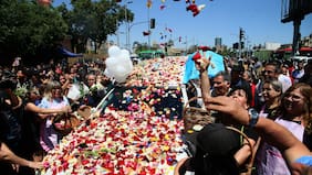 Héctor Noguera es despedido en masivo funeral en el que reaparece Cristián Campos