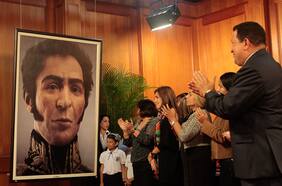 Nueva biografía de Simón Bolívar: más allá de la pluma y la espada